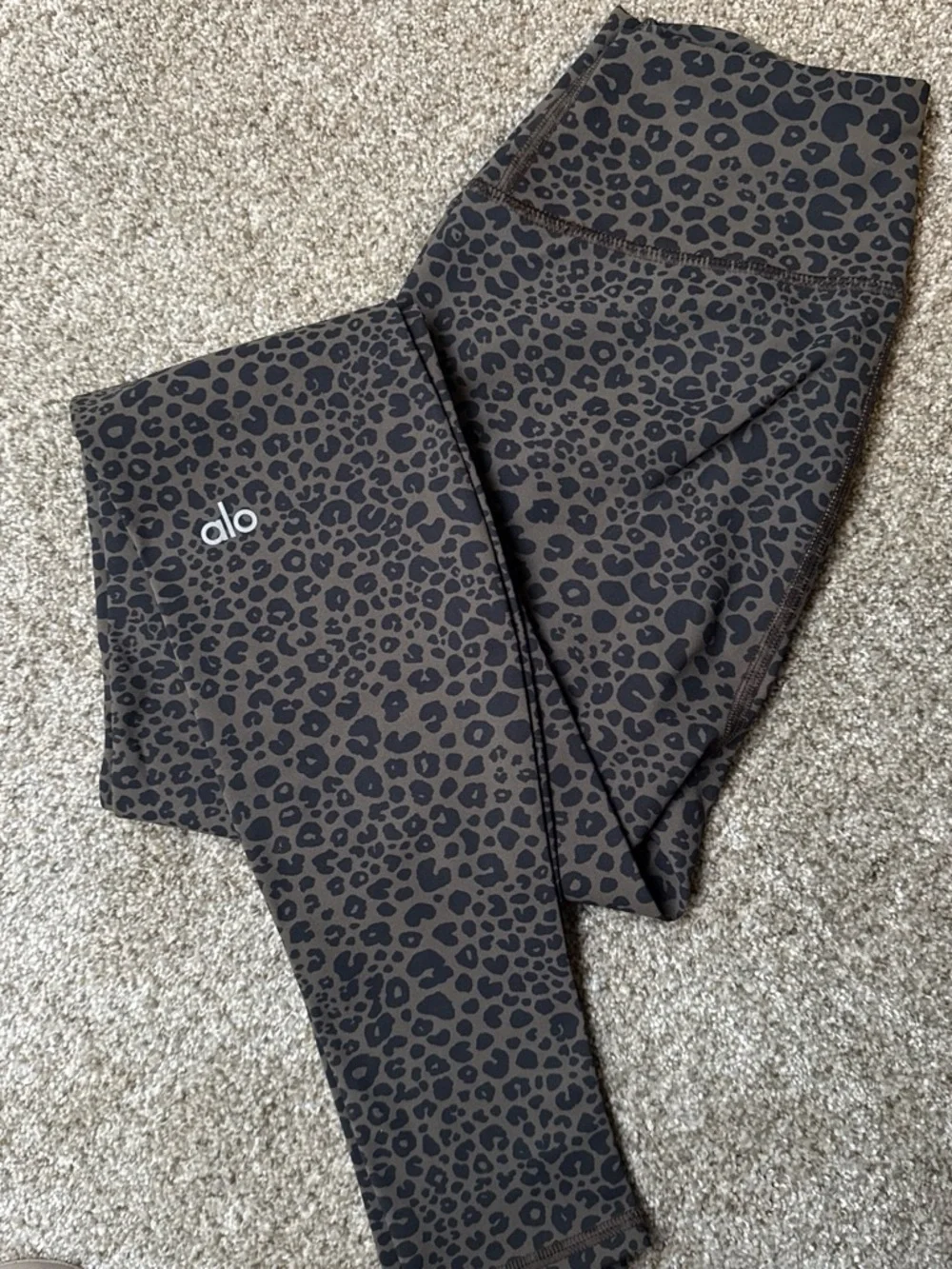 ALO Yoga Leopard Print Leggings - Brown/Black